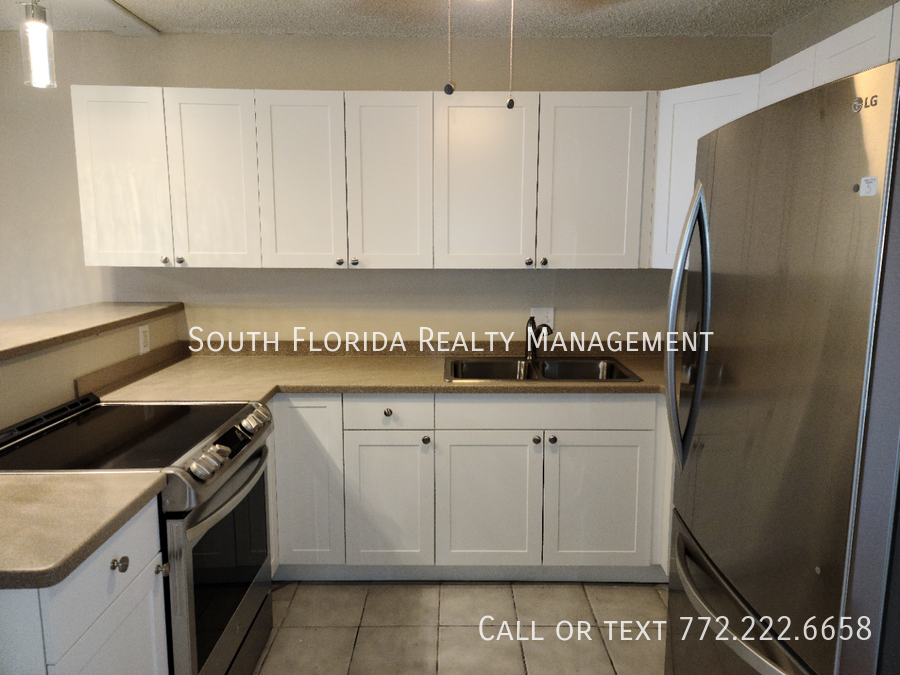 395 SE Norfolk Blvd property image