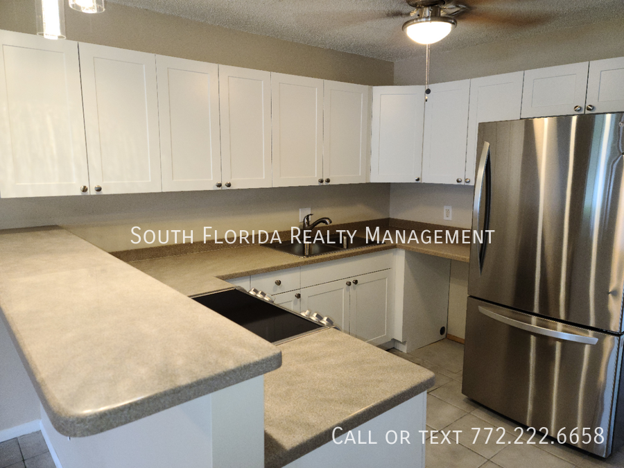 395 SE Norfolk Blvd property image