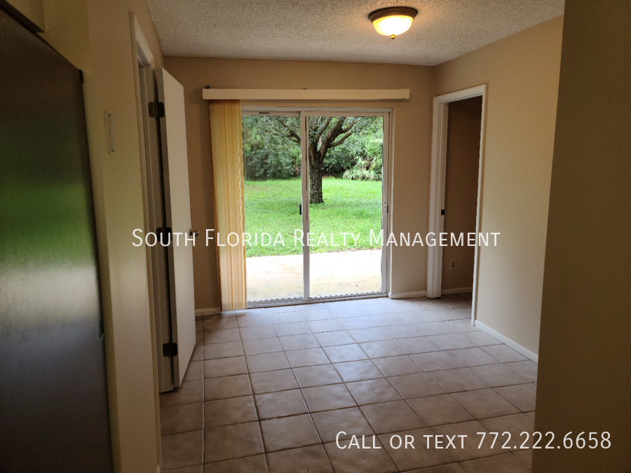 395 SE Norfolk Blvd property image