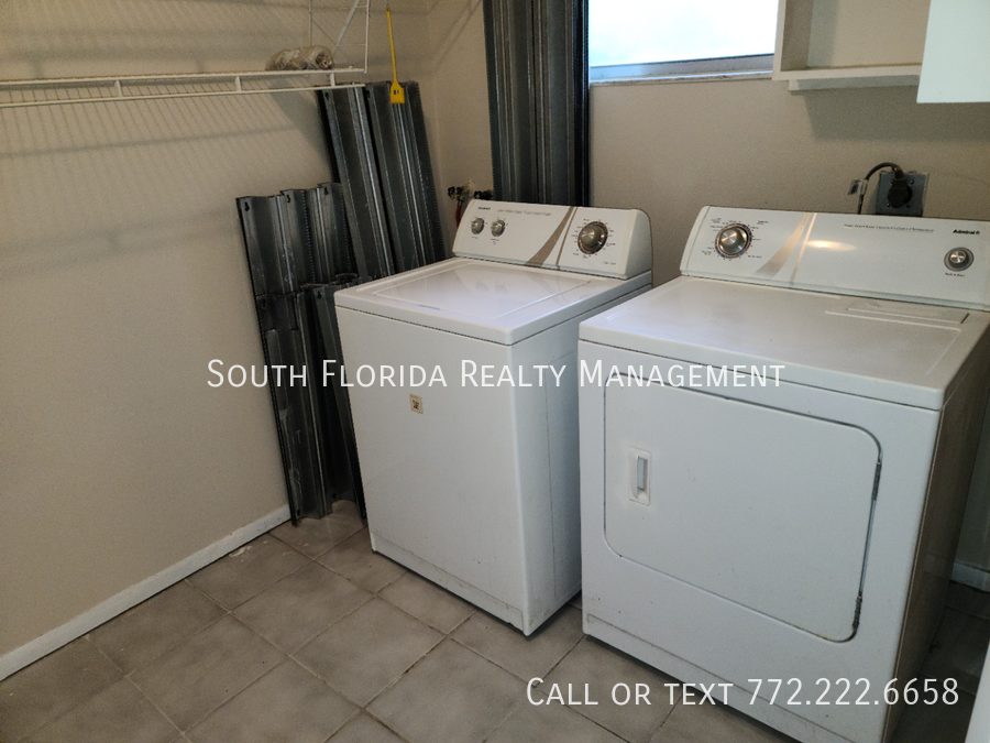 395 SE Norfolk Blvd property image