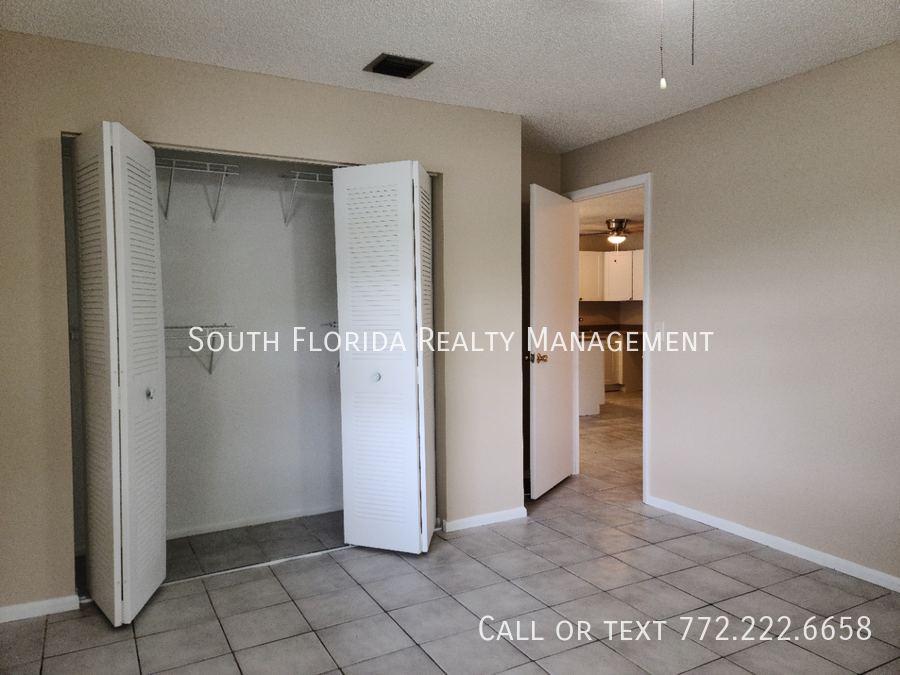 395 SE Norfolk Blvd property image