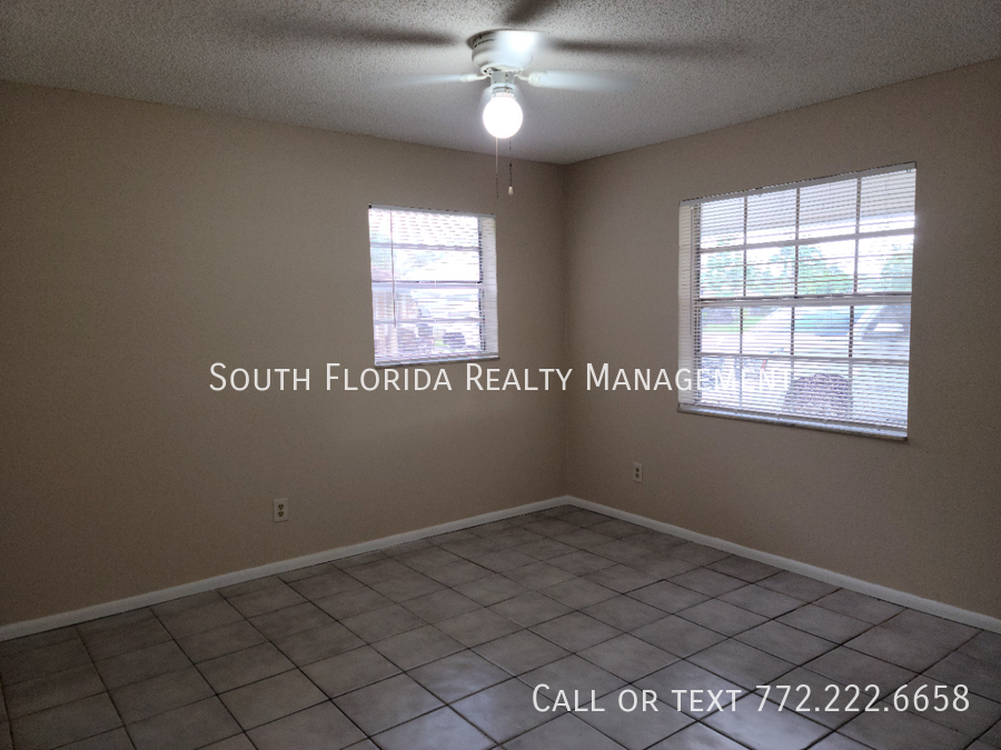 395 SE Norfolk Blvd property image