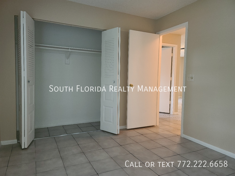 395 SE Norfolk Blvd property image