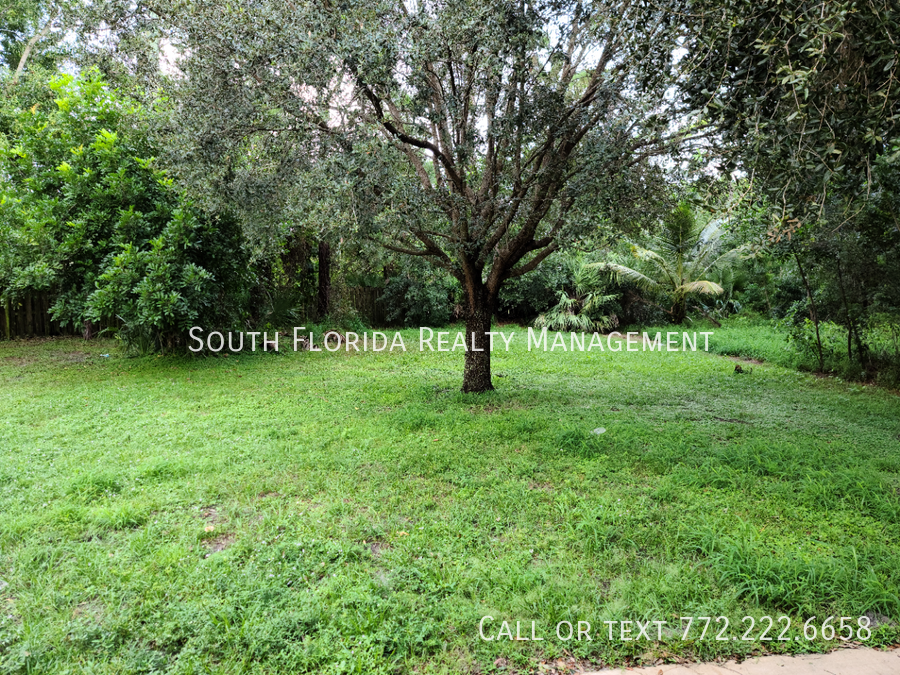 395 SE Norfolk Blvd property image